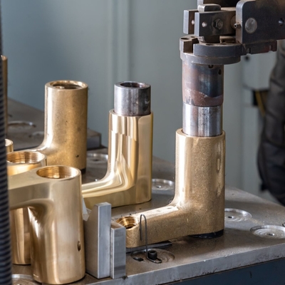 CNC Taşlama Muslukları Sıhhi Tesisat Montajı için Otomatik Robotik Parlatma Makinesi