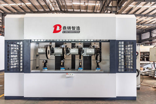 Pirinç Döküm Musluklar İçin CNC Kontrol Robotik Parlatma Makinesi / Parlatma / Son İşlem Makinesi