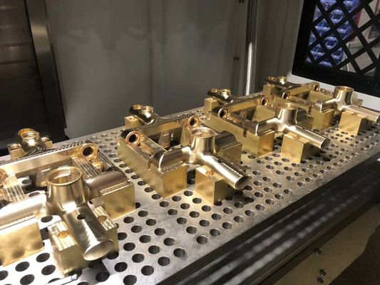Banyo Montaj Aksesuarları İçin Mitsubishi Kontrol Sistemi CNC Parlatma Makinesi