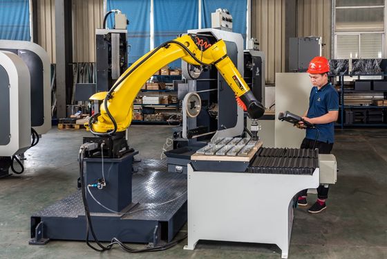 Golf Kulübü Başı Poliş Makineleri Donanım Üretimi Plc & Touch Screen Control Cabinets Robot Poliş Döşeme Makinesi